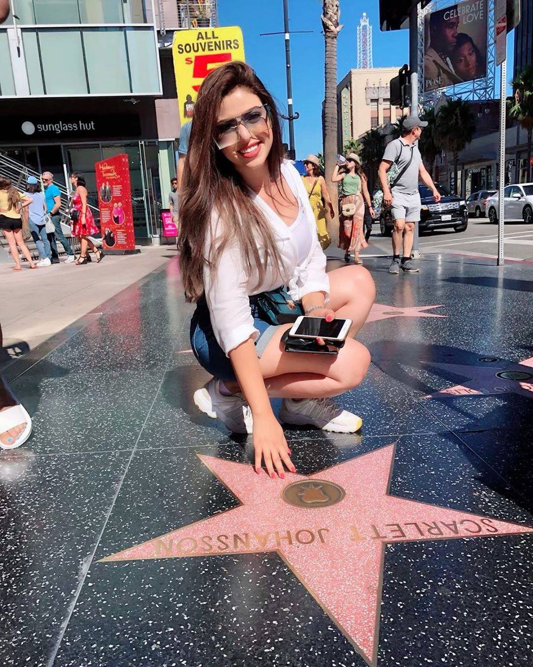 شورت وفانلة وكاب.. الإغراء على طريقة ميرنا جميل.. صور - لايف نيوز