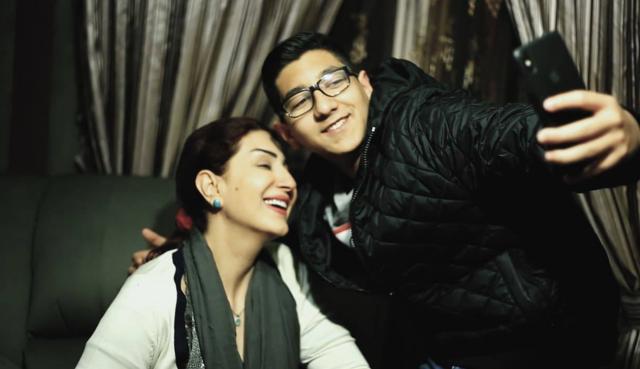 الفنانة وفاء عامر
