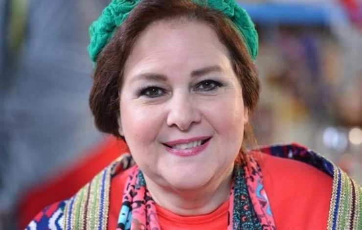 الفنانة دلال عبد العزيز