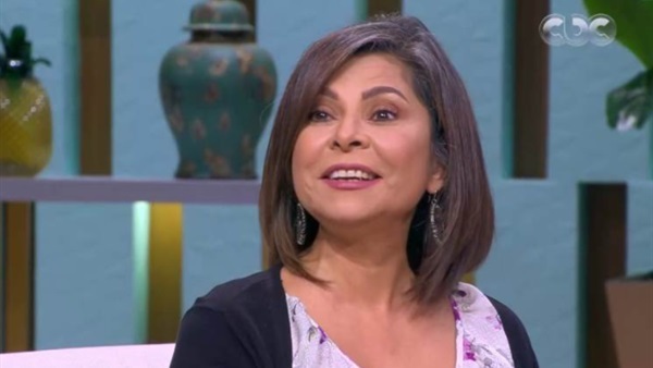 الفنانة حلا شيحة