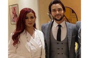 الفنانة منه عرفه