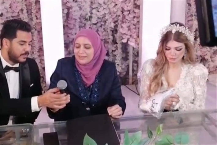 ياسمين الخطيب تفاجىء الجميع وتوقف عقد قرآنها لهذا السبب ...