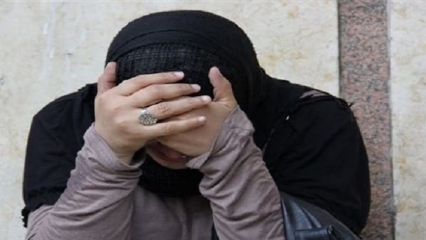 اب يطرد أمه