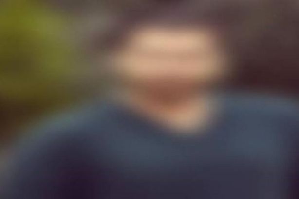 لاعب كرة شهير