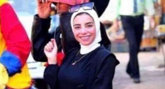 فتاة المول